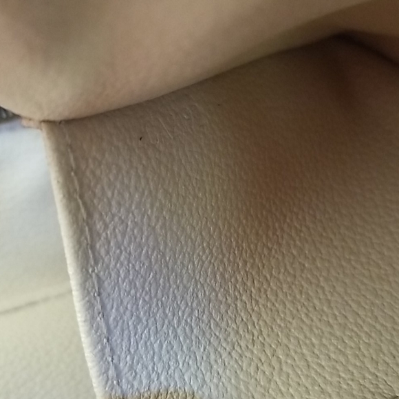 Louis Vuitton Poch. Cosmetic G.M. - Picture 12 of 16